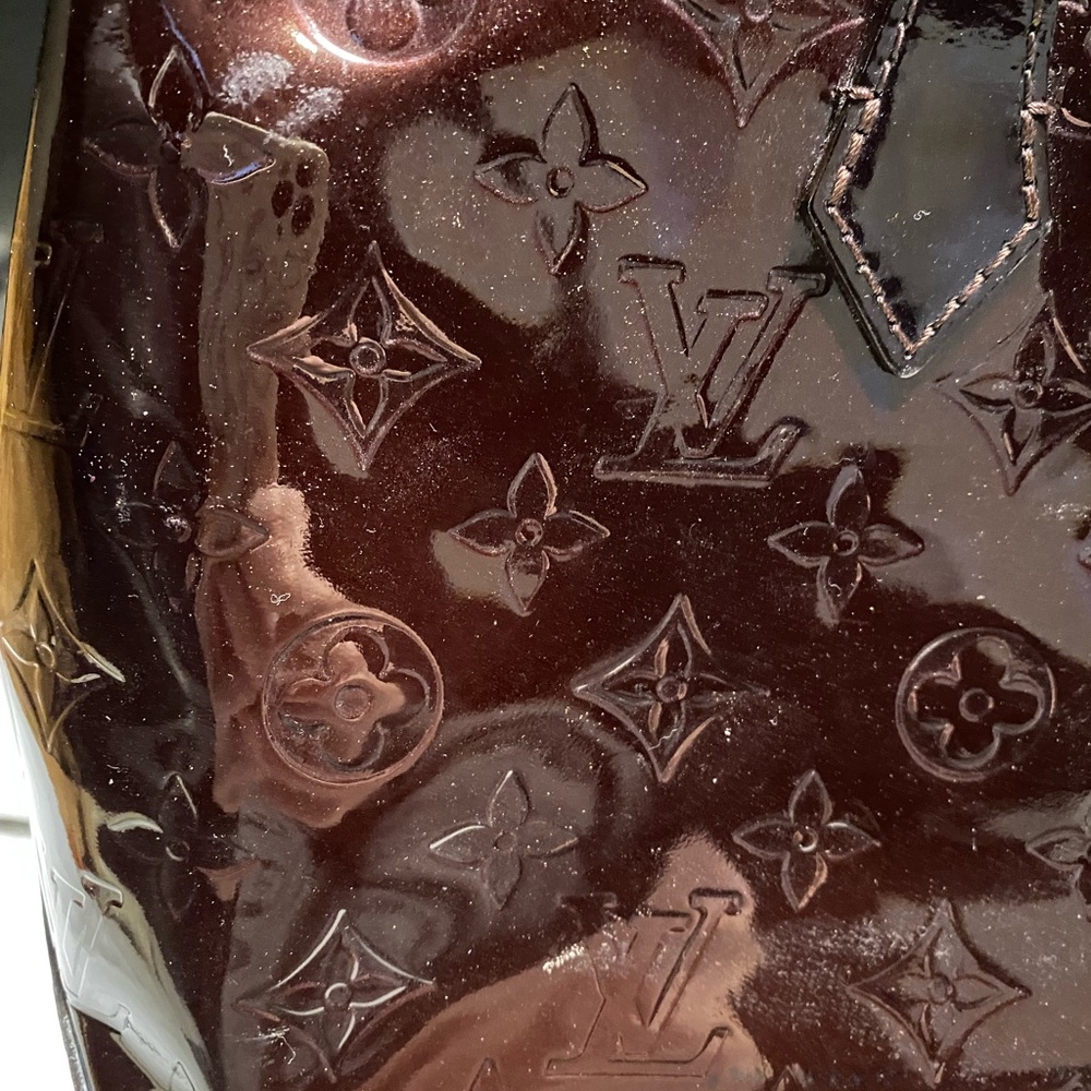 Louis Vuitton - Picture 5 of 15